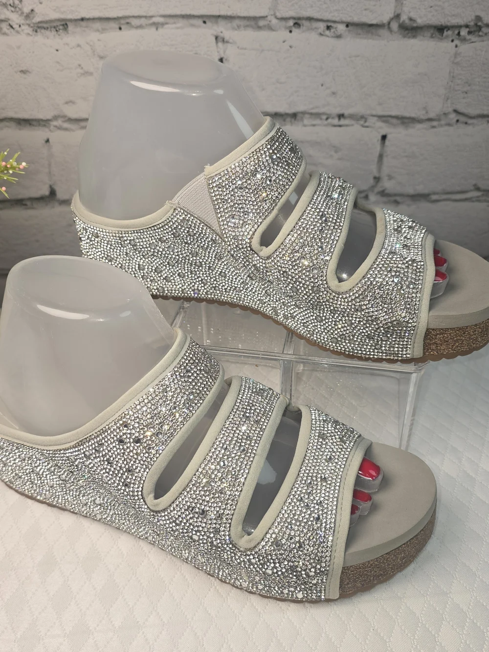 Chelsea & violet rhinestone-embellished double strap sandals platform women’s 8